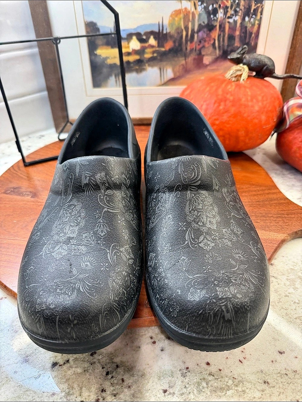 Crocs Women's Neria Pro II Graphic Clogs